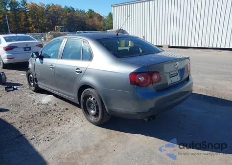 2010 Volkswagen Jetta S z USA, uszkodzony, nr VIN 3VWJX7AJ5AM001768